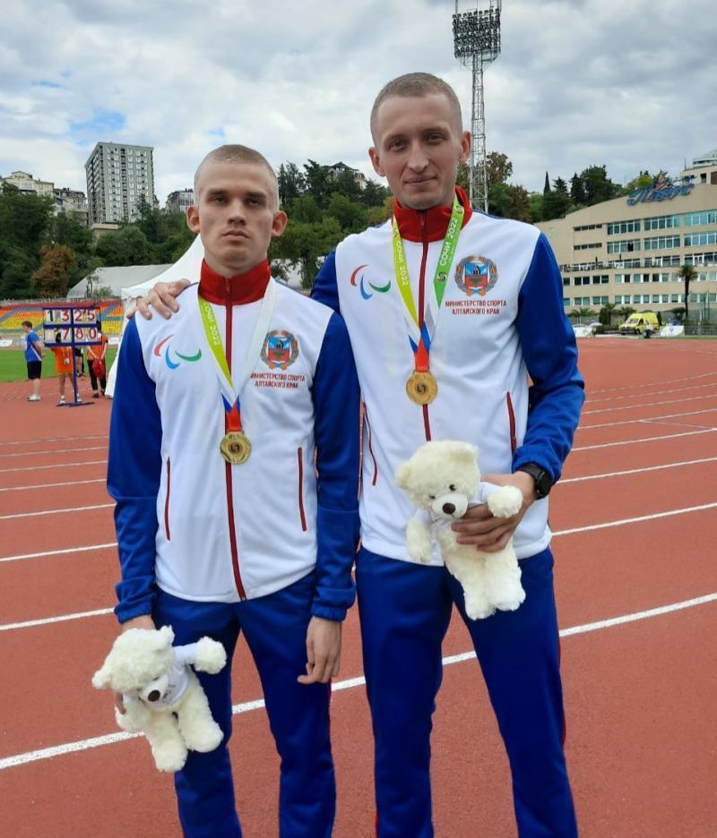 Александр Должиков (слева) и Илья Гончаров. Фото из архива altaisport.ru